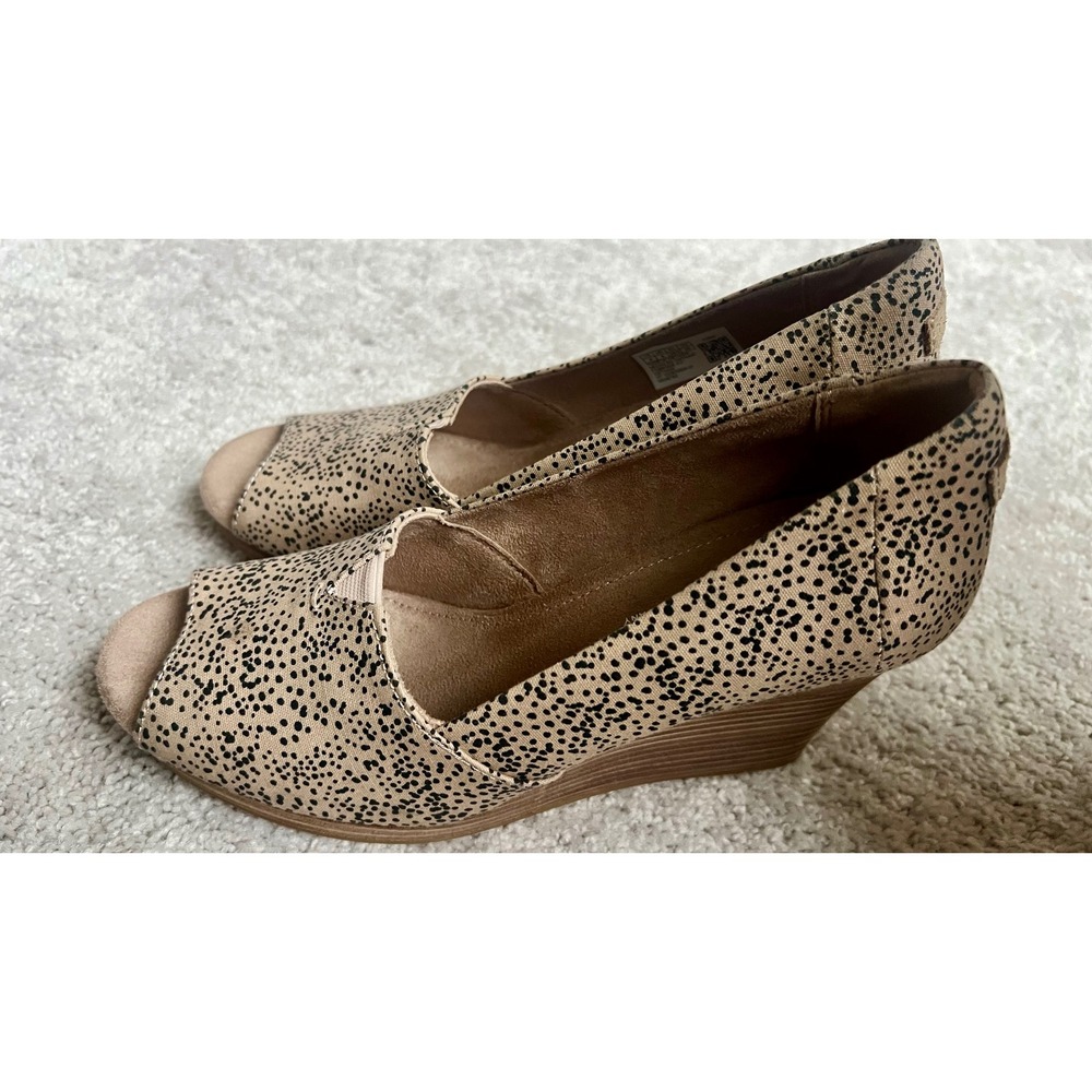 TOMS Stella Peep Toe Wedge Heels Tan Black Animal Print Cheetah Canvas Womens 8